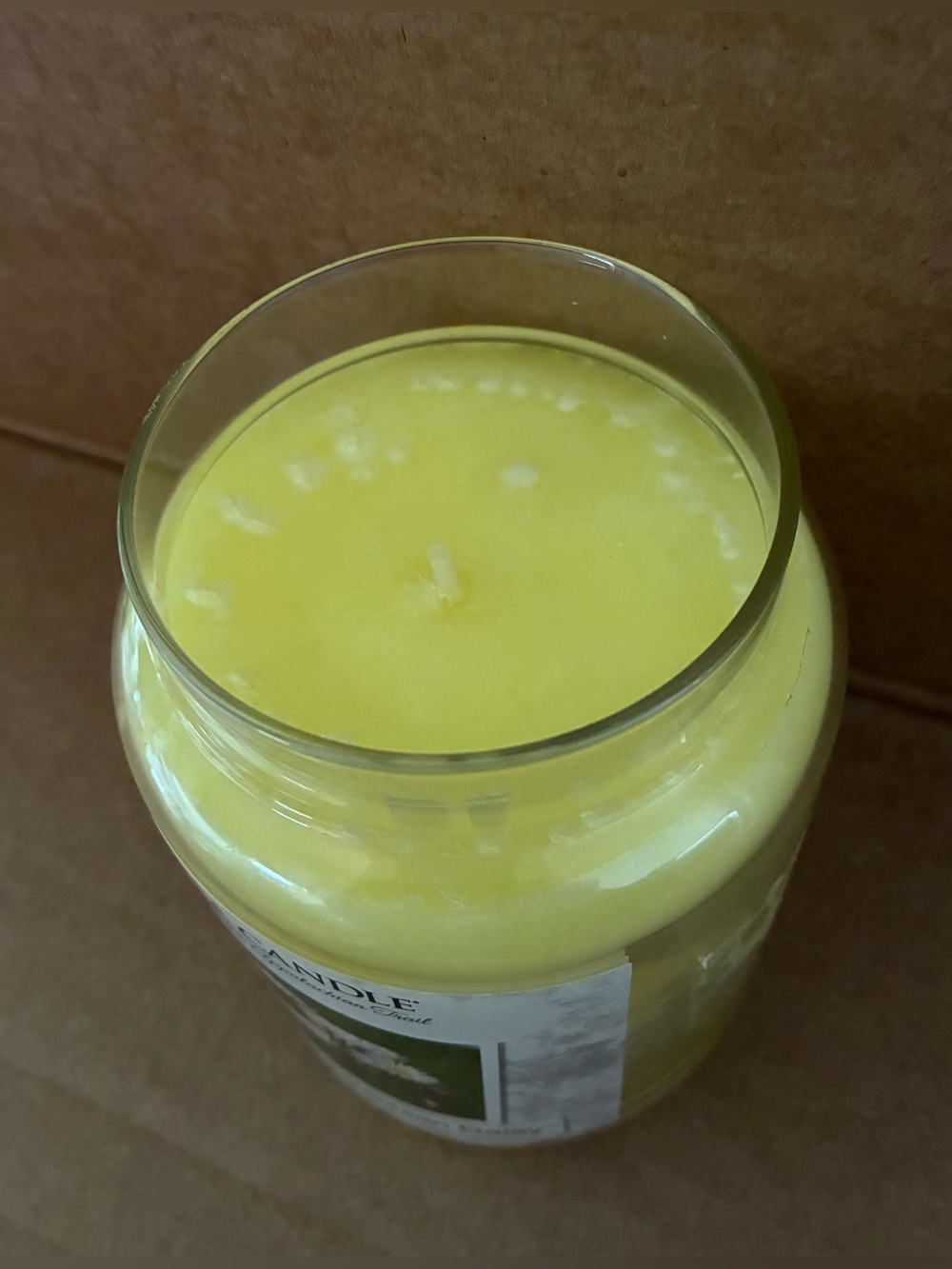 NEW Yankee Candle ~ RETIRED Scent ~ Appalachian Daisy Postcards Collection; 22oz - Picture 3 of 8